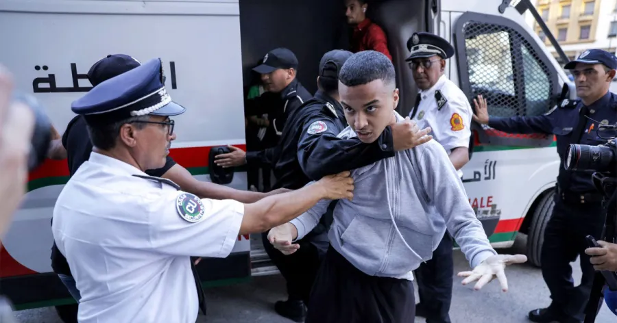 الاحتجاجات متواصلة في المغرب.. هل بات نظام المخزن على حافة الانهيار؟