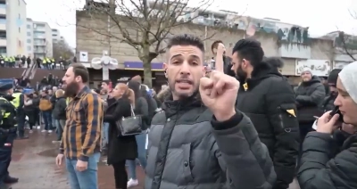 امرأة الصليب والمصحف.. ماذا حدث فعلًا في شوارع ستوكهولم؟